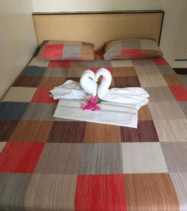 Park Vil-La Apartelle Кесон Сити Екстериор снимка